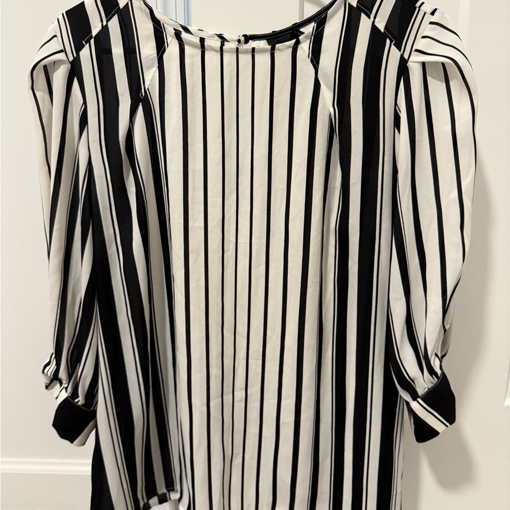 Worthington Black and White Boxy Blouse